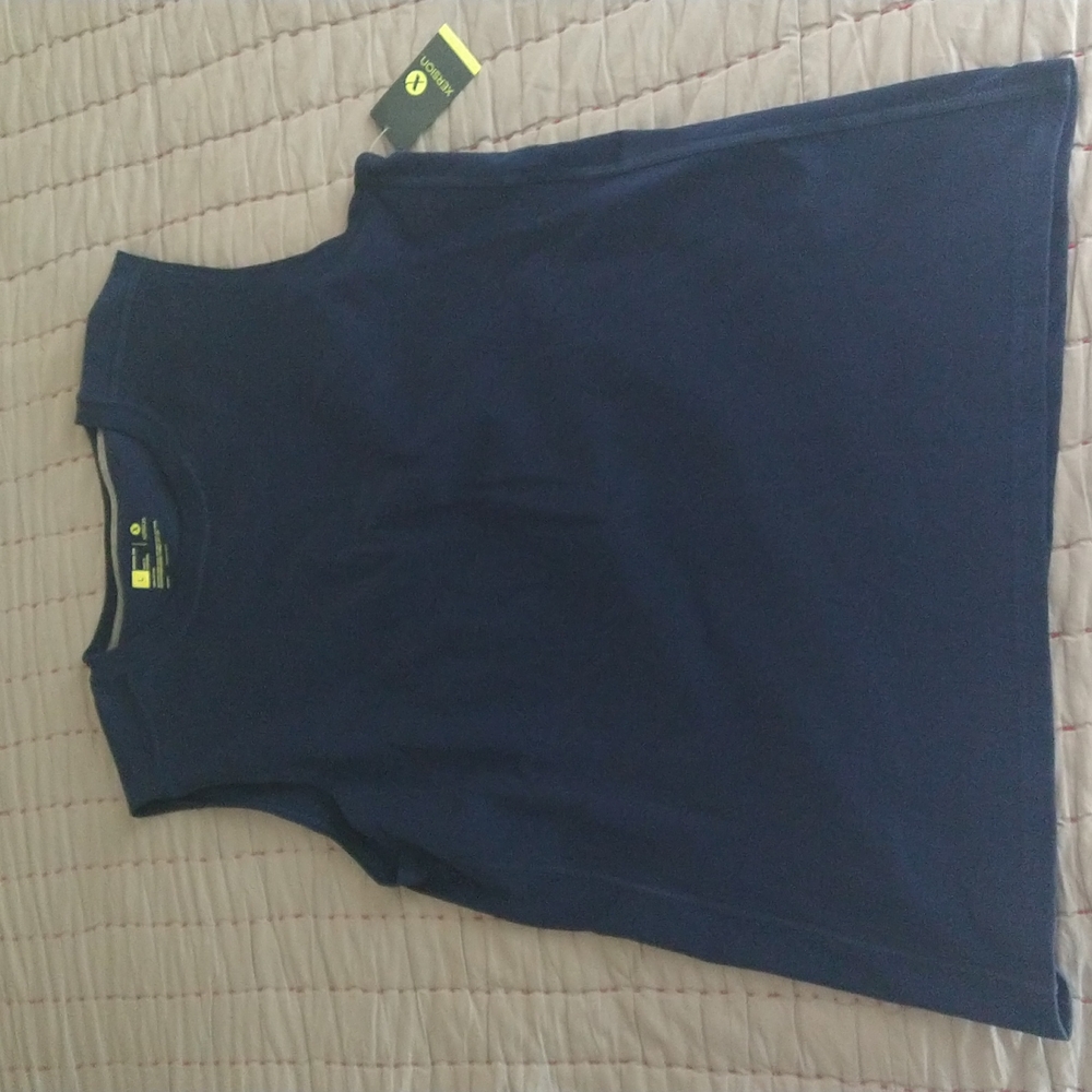 Sleeveless shirt